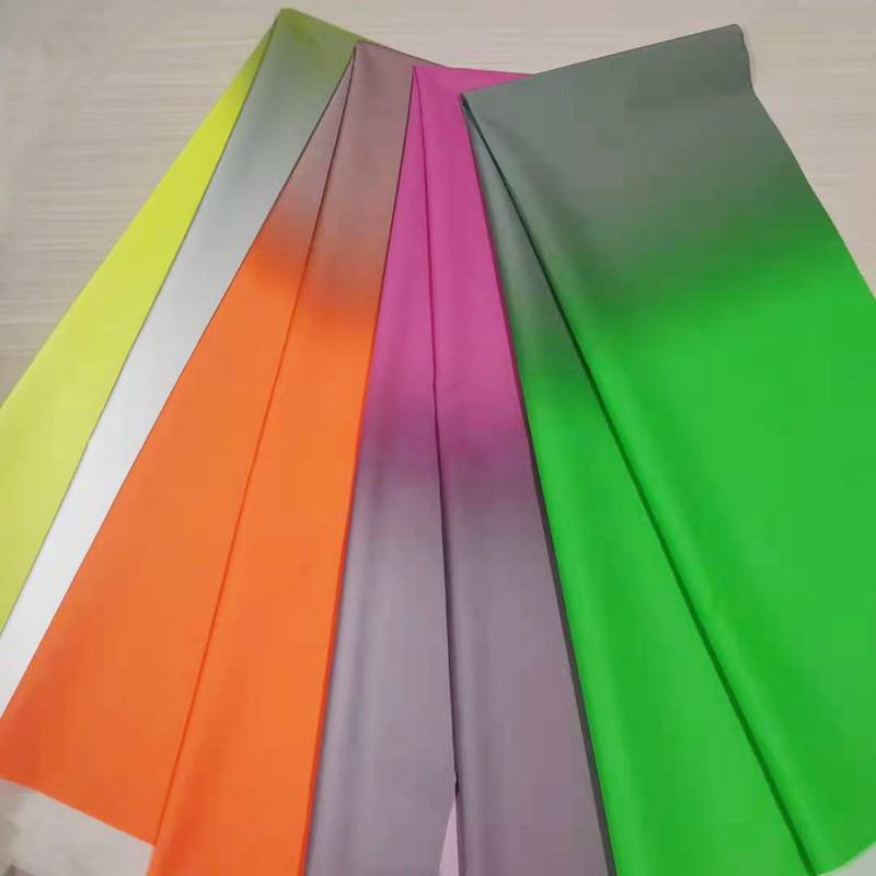 反光面料時尚裝 (1).jpeg 反光面料時尚裝 (1).jpeg